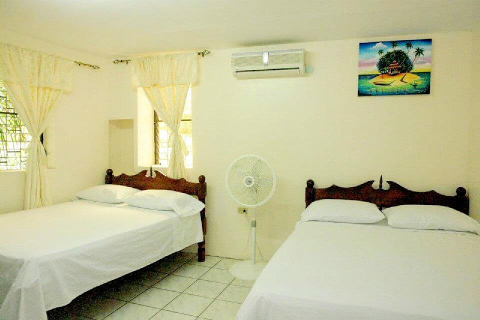 Sea Breeze Guest House Беліз Екстер'єр фото
