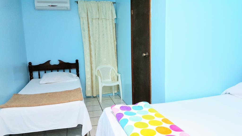 Sea Breeze Guest House Беліз Екстер'єр фото